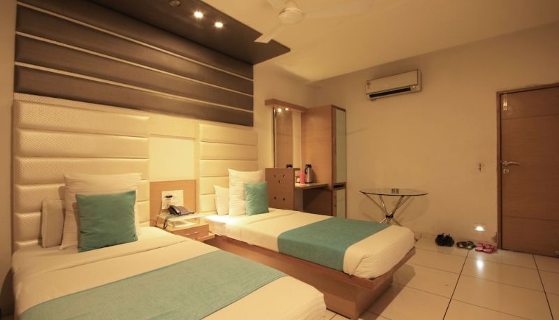Info - Hotel Kadamb Inn