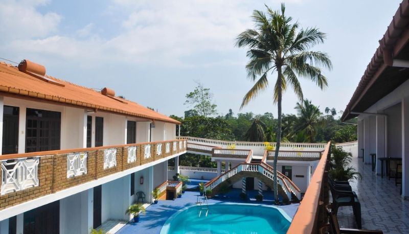Zwembad - Hotel Thai Lanka