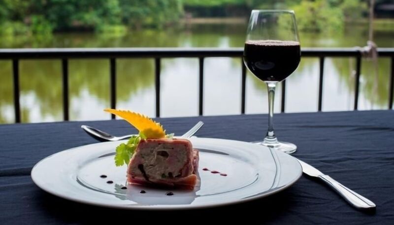 Restaurant - Lake Serenity Boutique Hotel