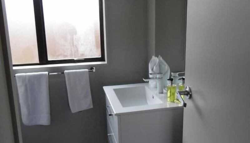 Bagno - Pinewood Motels