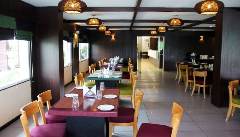 Ristorante - Vista Rooms at Nandan Kanan