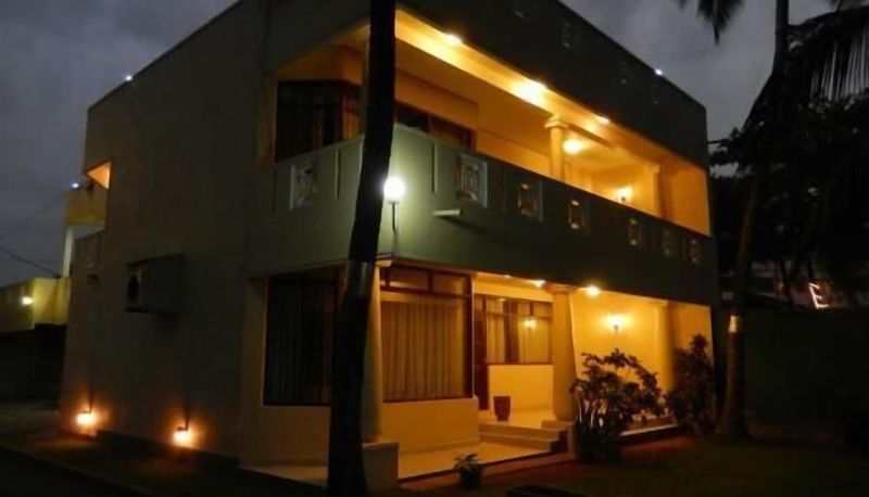 Zona exterior del hotel - Janishi Residencies
