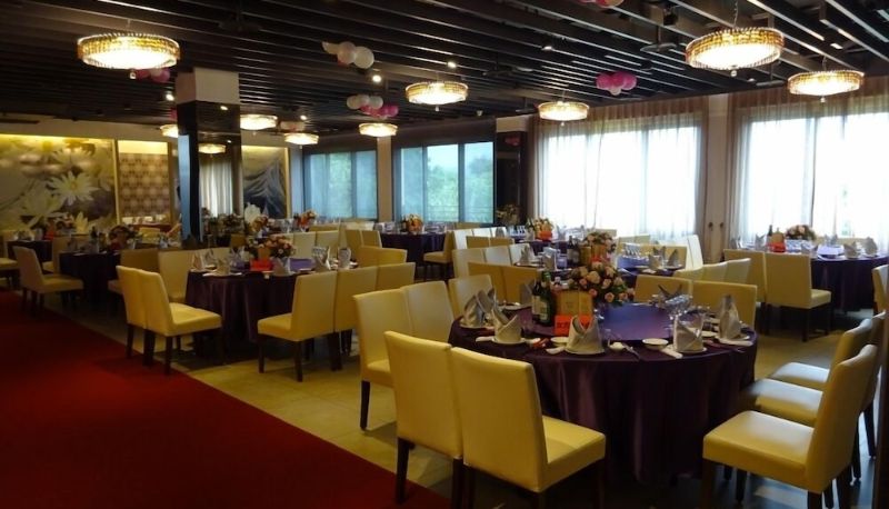 Restauracja - Renyi Lake Hotel