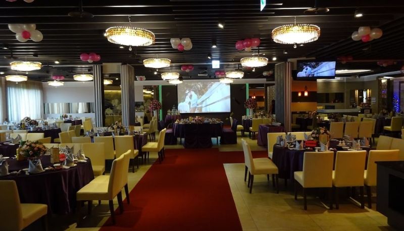 Restauracja - Renyi Lake Hotel