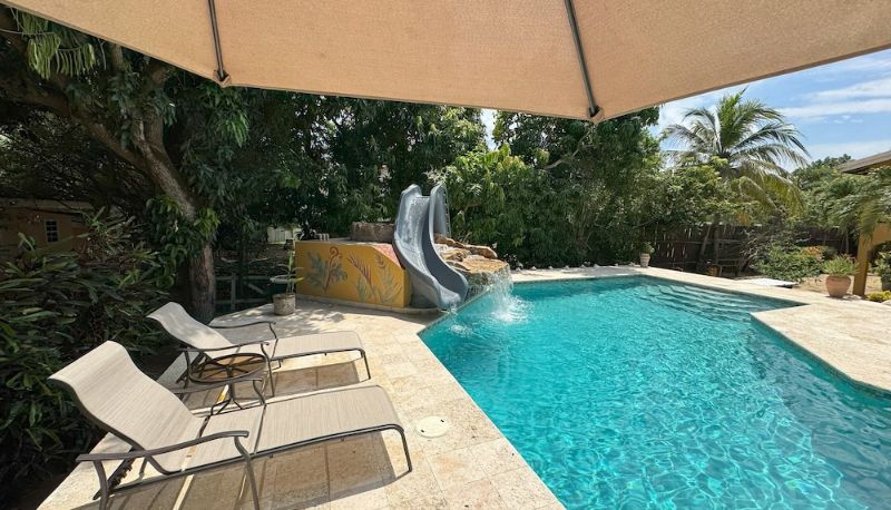 Havuz - Caribbean Shores Bed & Breakfast