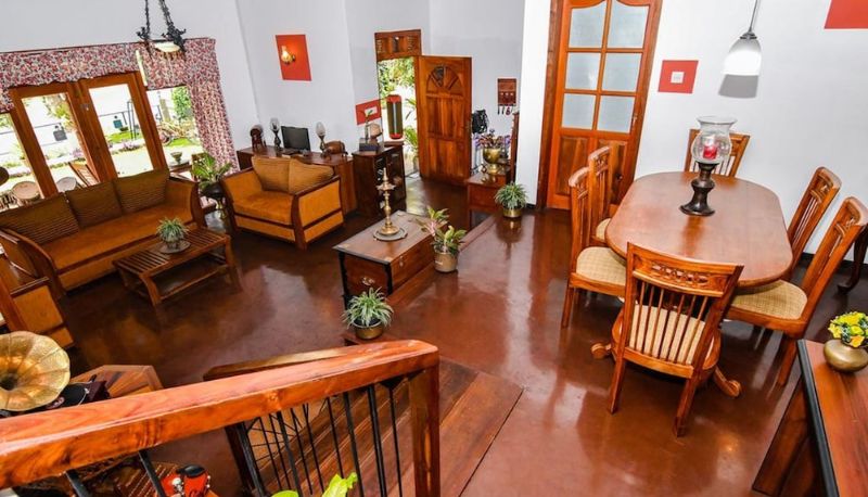 Salón - Thotupola Residence