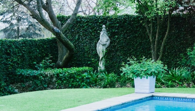 Piscina - Burkleigh House