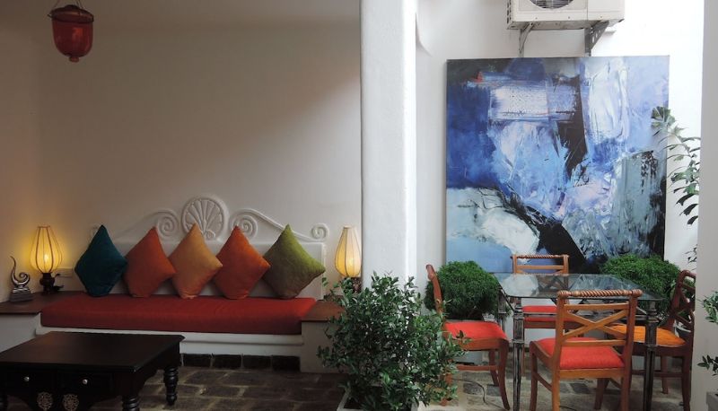 Salón - Anugaa In The City