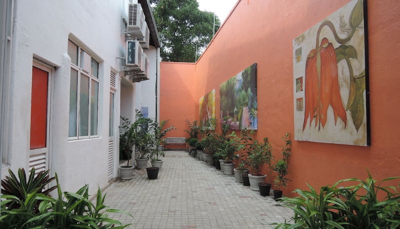 Salón - Anugaa In The City