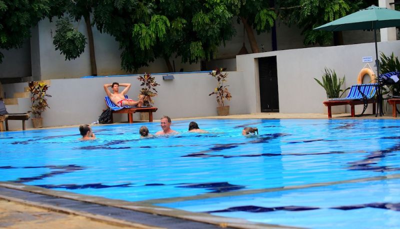 Piscina - The Blue Wave Hotel