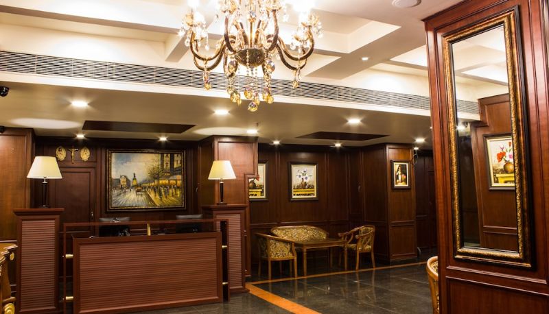 Salon - Seasons Hotel & Convention Center