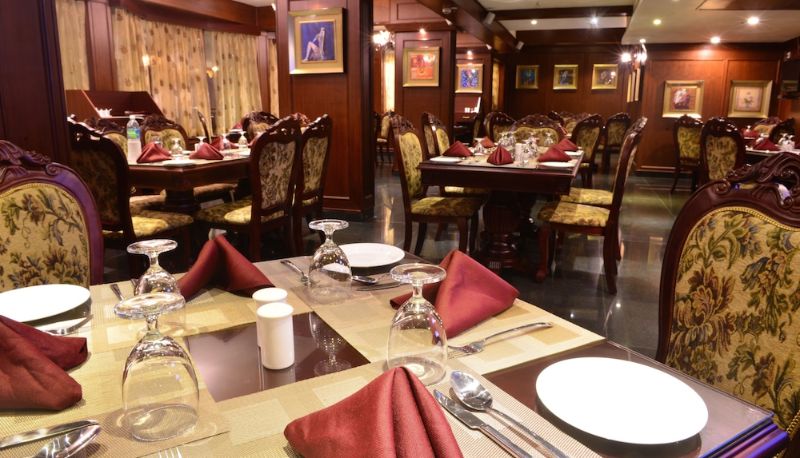 Restoran - Seasons Hotel & Convention Center