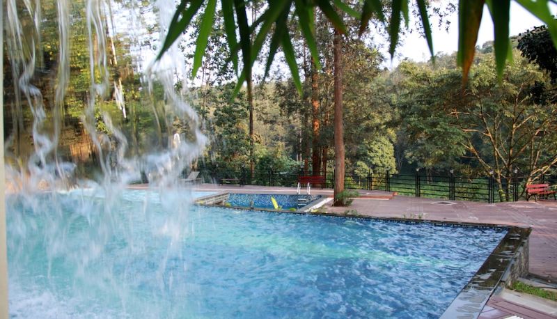 Piscina - The IBNII Spa Resort