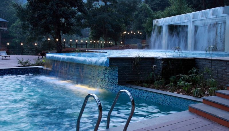 Piscina - The IBNII Spa Resort