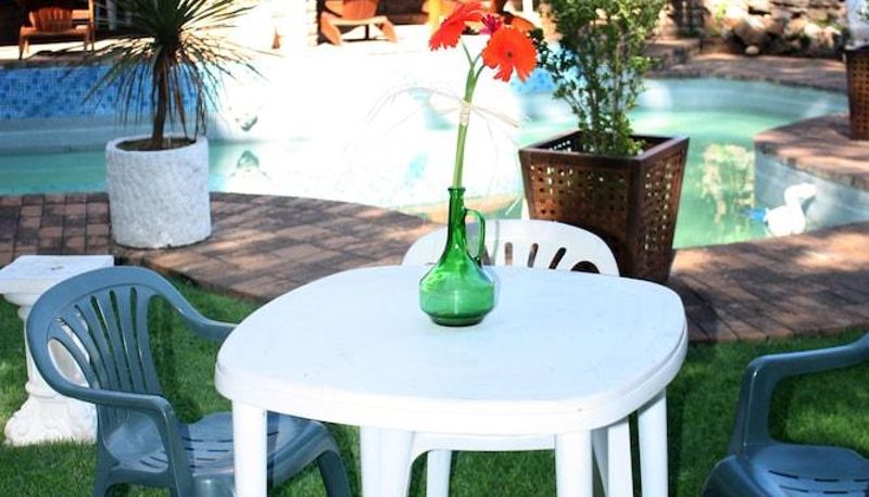Dintorni - Just Tiffany Guest House