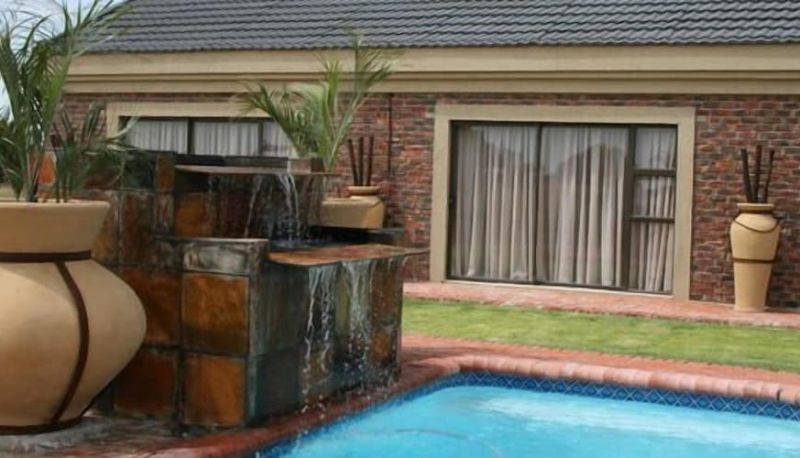 Piscina - Almar Exclusive Game Ranch