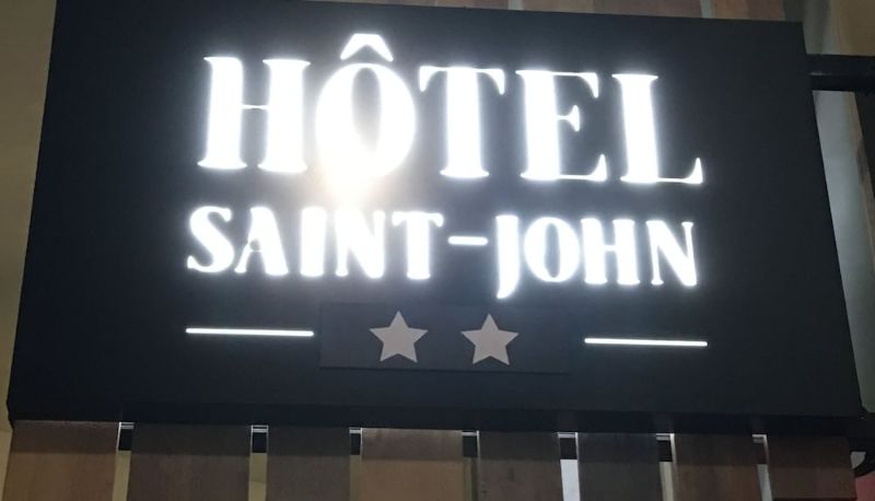 会議室 - Saint John Perse