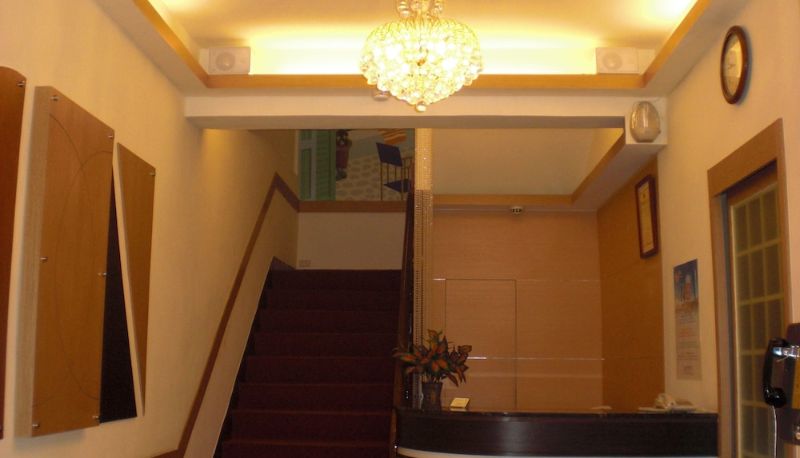 Hal - Purple Garden Hotel