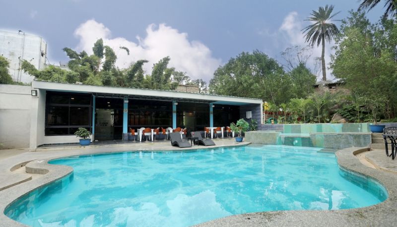 Basen - Hummingbird Resort