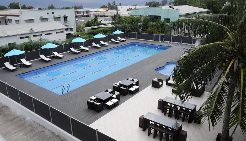 Piscina - Luganvilla Business Hotel and Restaurant