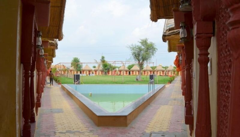 Pool - Hotel Vijayvargiya Dhani
