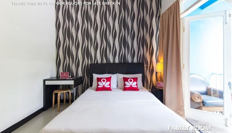 Family room - ZEN Rooms Sahabat Guesthouse