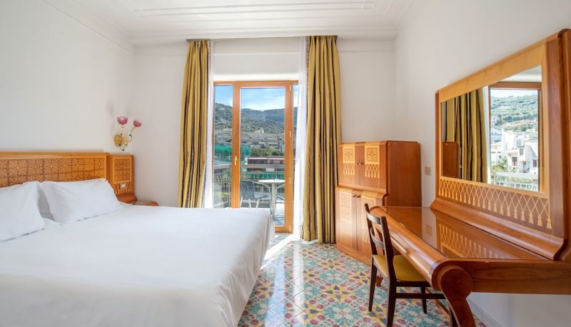Standart oda - Grand Hotel Flora