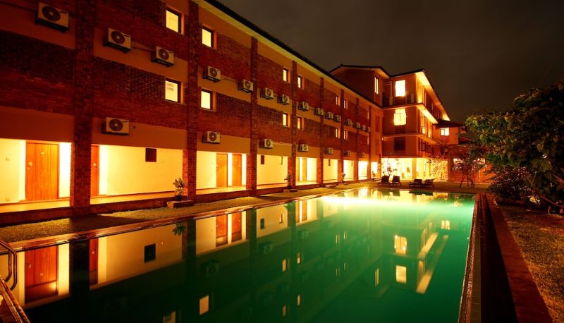 Piscina - The Long Beach Resort