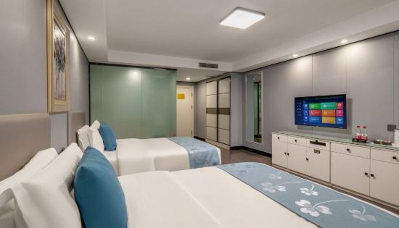 Camera - Pudong Holiday Hotel