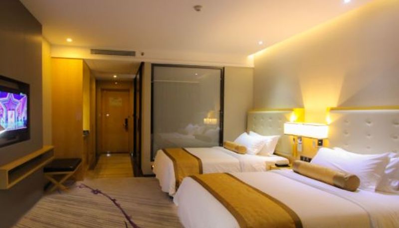 Room - Golden Phoenix International Hotel