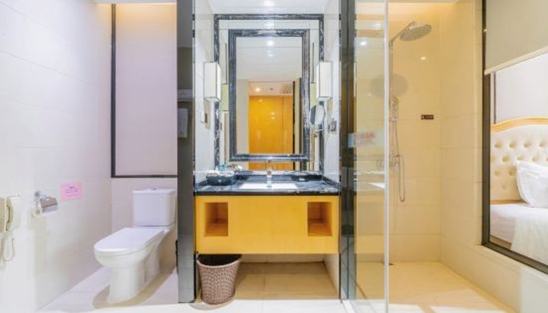 Room - Golden Phoenix International Hotel