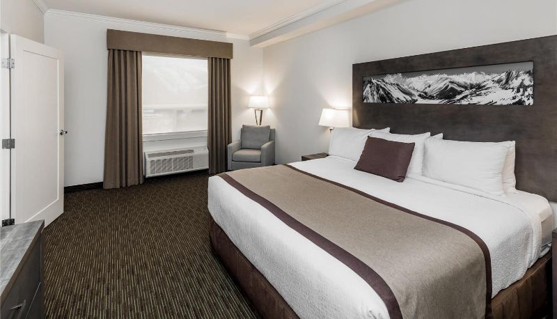 Room - Ramada by Wyndham Revelstoke