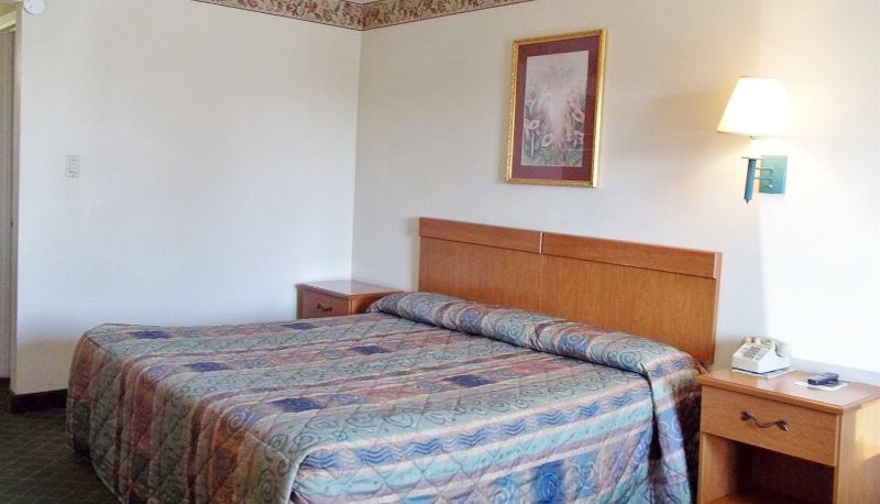 Zimmer - Americas Best Value Inn Brinkley