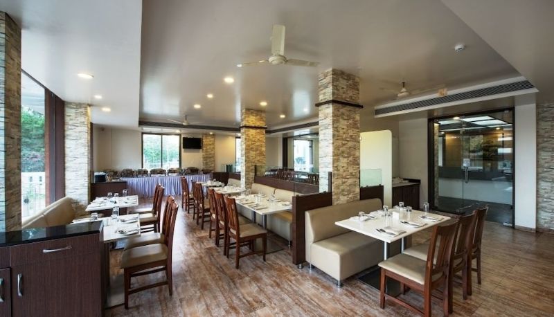 Restaurant - Hotel New Leaf Achillea Chakan