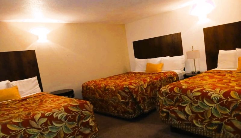 Camera standard - KS HomeTown Inn By OYO Lakin
