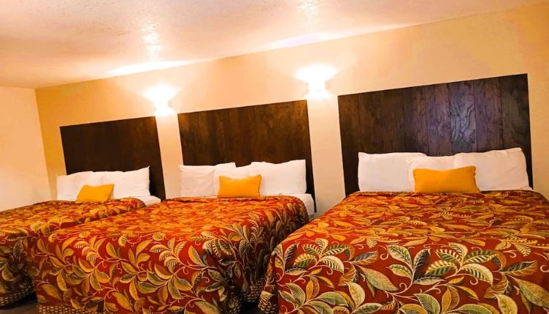 Camera standard - KS HomeTown Inn By OYO Lakin