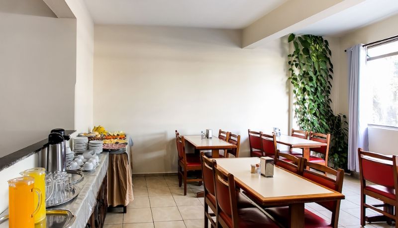 Salle de petit-déjeuner - Nóbrega Hotel - Próximo ao Aeroporto de Congonhas