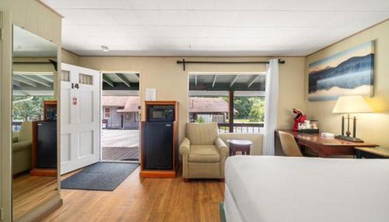 Oda - CedarWood Inn
