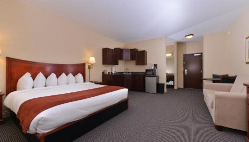 Oda - Colorado Blue Spruce Inn-Meeker