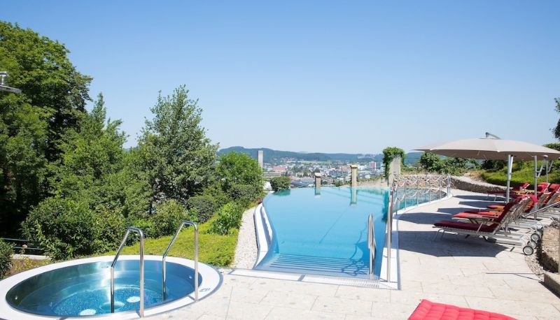 Piscina - Schloss Mönchstein Hotel