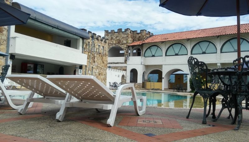 Pool - Hotel El Castillo Chinauta
