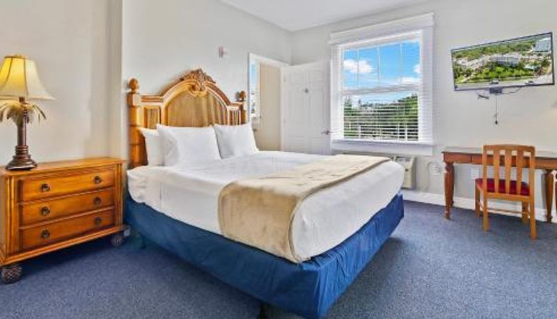 Camera - Crystal Bay Historic Hotel