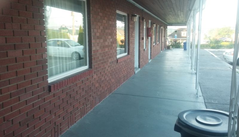 Lobby - Budget Inn