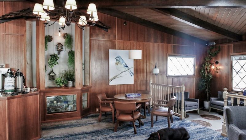Hall - Bluebird Inn