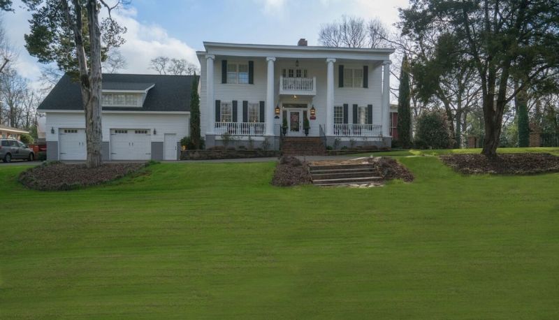 Info - Bama Bed & Breakfast Campus