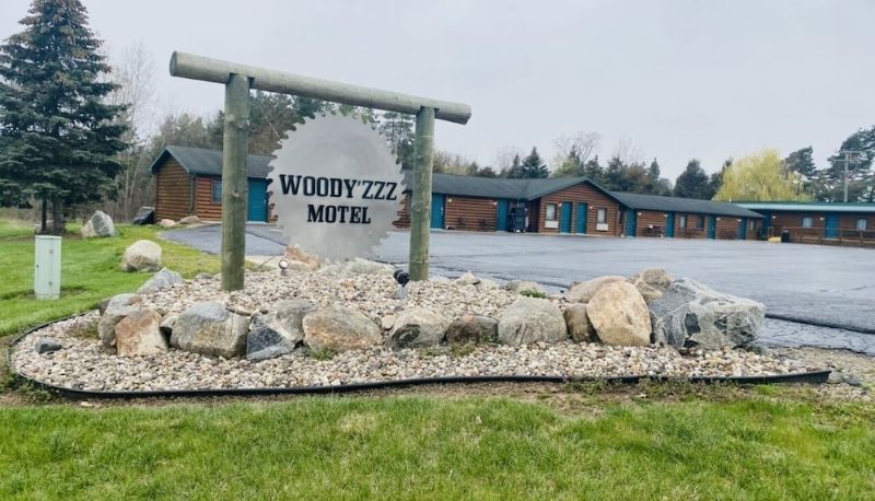 Otel açık alanı - Woodyzzz Motel