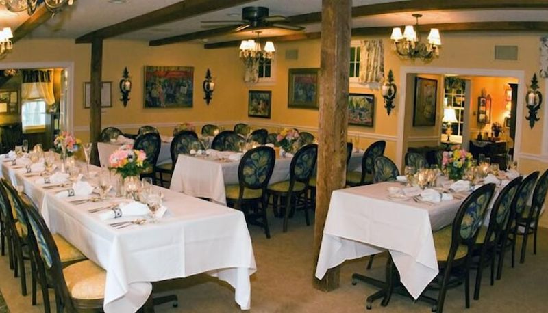 Restaurant - Crestmont Inn