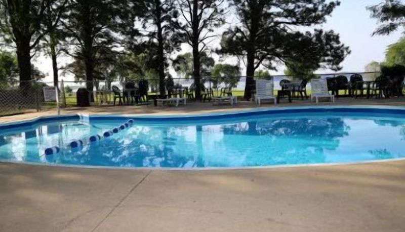 Zwembad - Lewis and Clark Resort