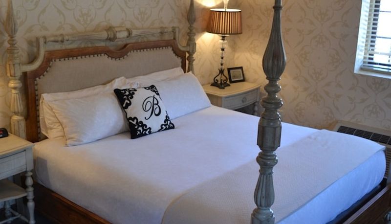 Info - The Beaumont Inn