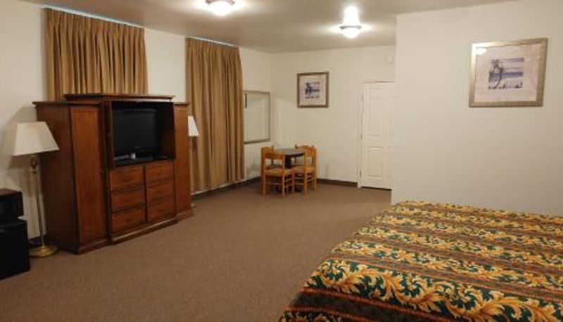 Süit - Country Regency Inn & Suites